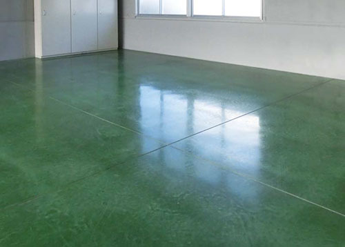 ～ 緻密で平滑 美しく汚れにくい床 ～ コンクリート一体型床の新工法 「モノリシック・コンプリートフロアシステム」
