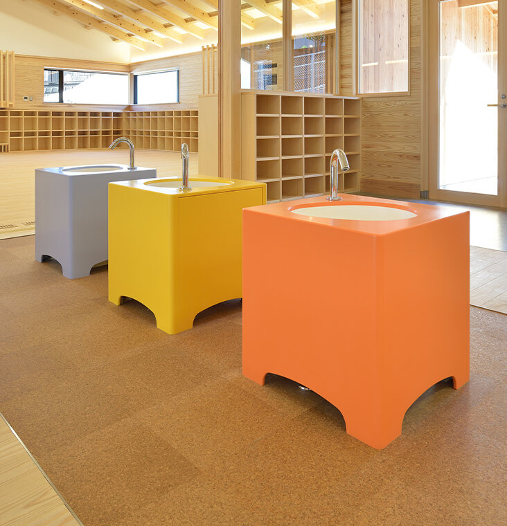 フラップMO(アクリル系人工大理石 幼児向けシンク一体型手洗い