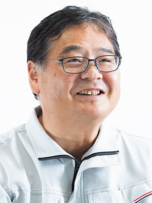請地 厚信 氏