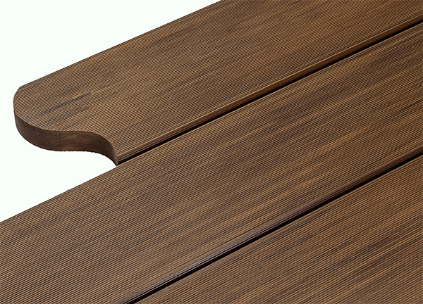 無垢材の人工木デッキ「アースデッキ ソリッドグレイン」新発売 ～天然木のような木肌感をリアルに再現～
