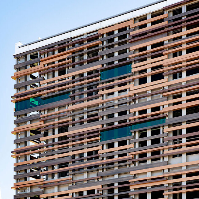 外装ルーバーランダム張りのご紹介