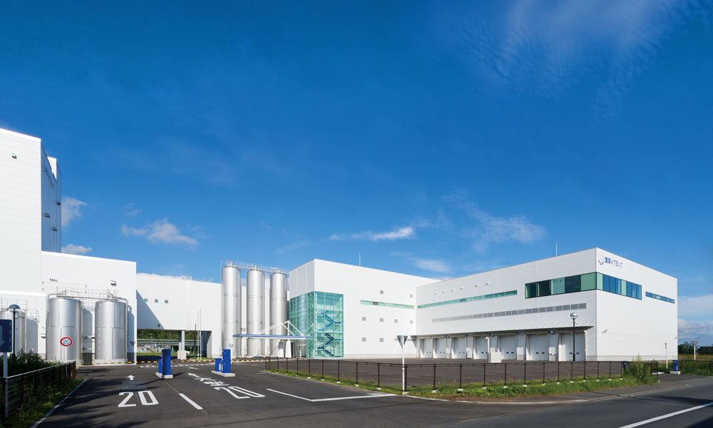 雪印メグミルク株式会社 磯分内工場バター棟の足元を支える特別仕様の塗り床材