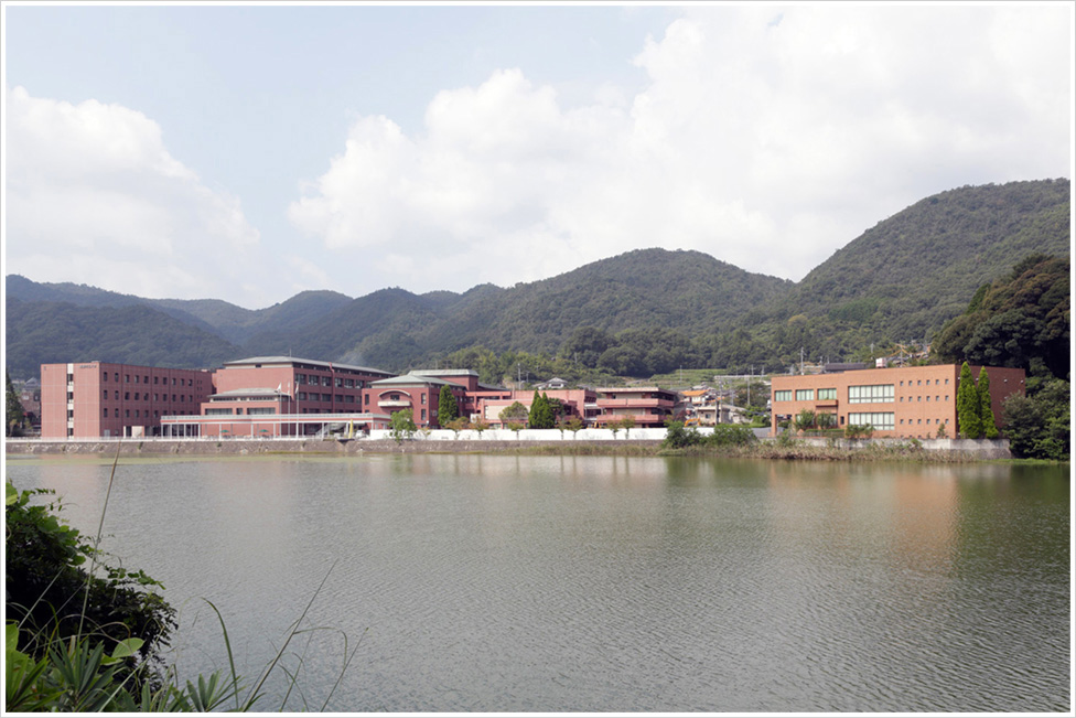 尾道市立大学の施工写真