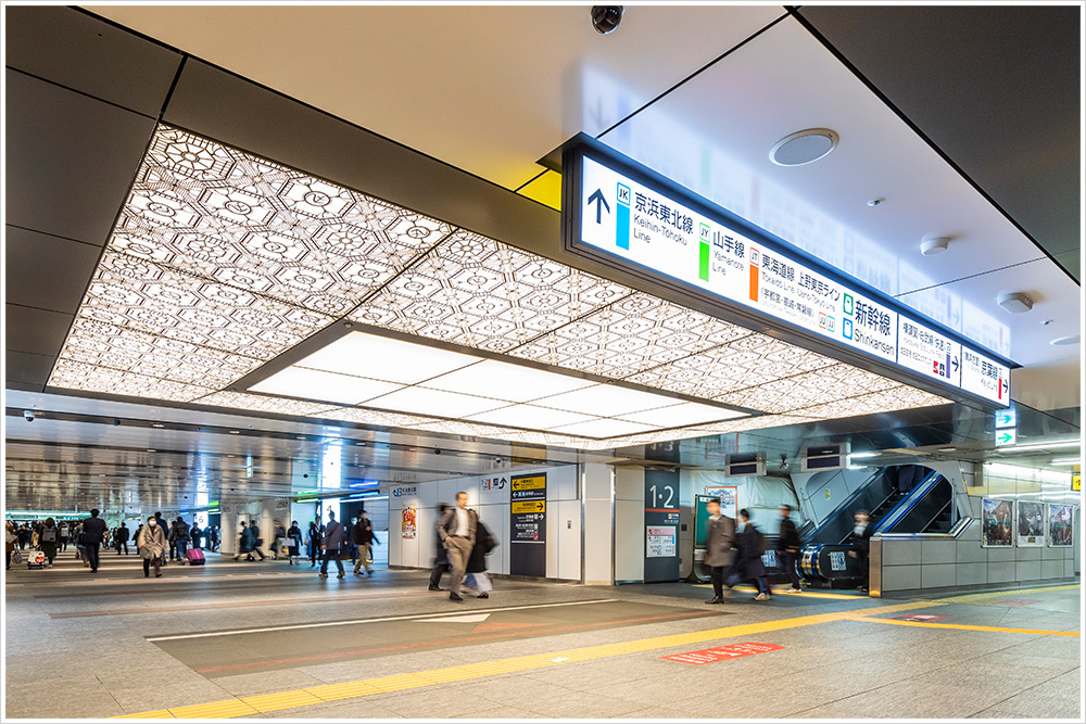 東京駅改札内 北口通路の施工写真